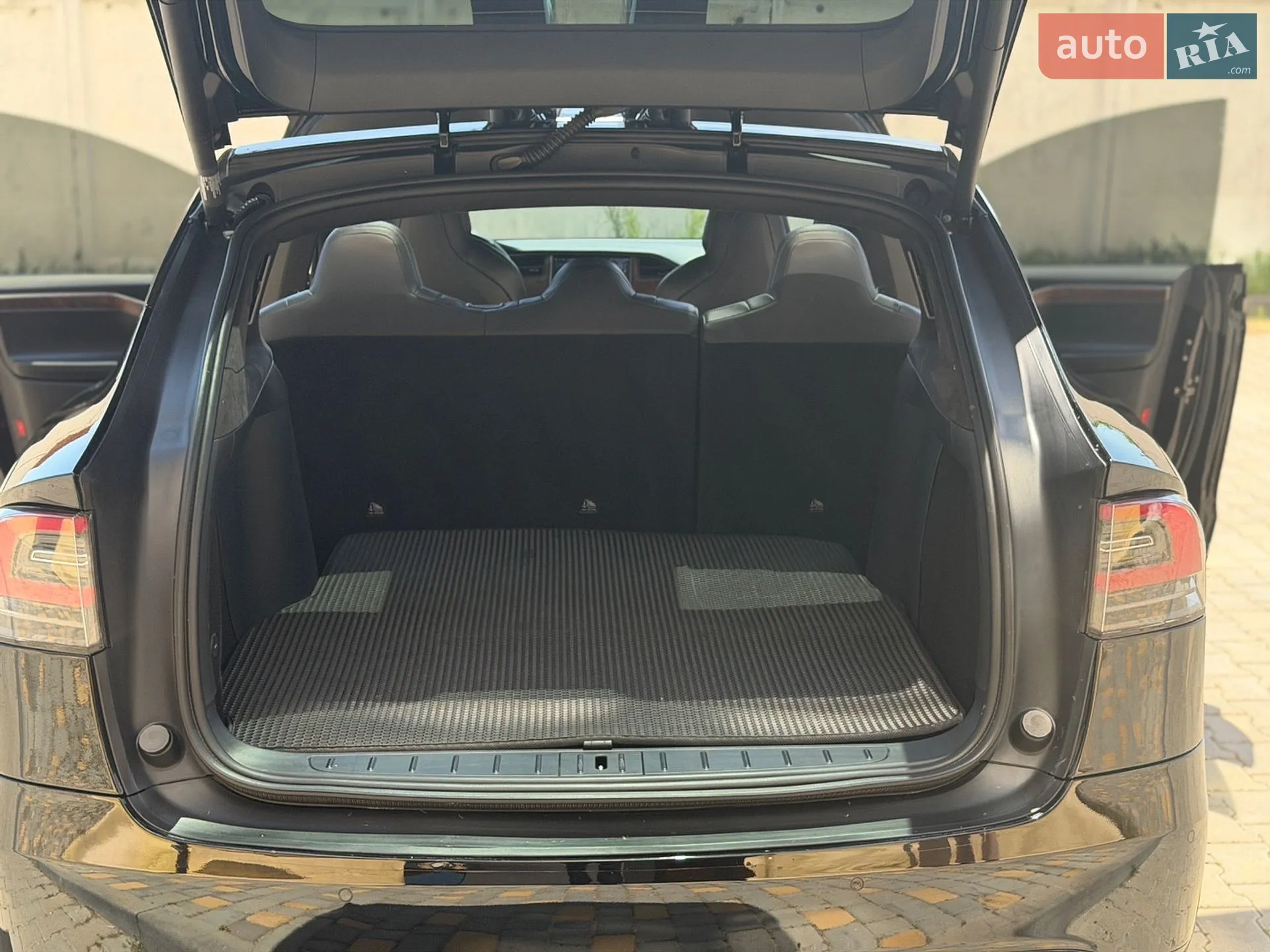 2020 Tesla Model X - мініатюра 14
