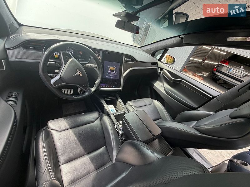 Внедорожник / Кроссовер Tesla Model X 2019 в Киеве