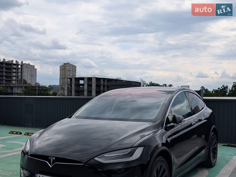 Внедорожник / Кроссовер Tesla Model X 2019 в Киеве