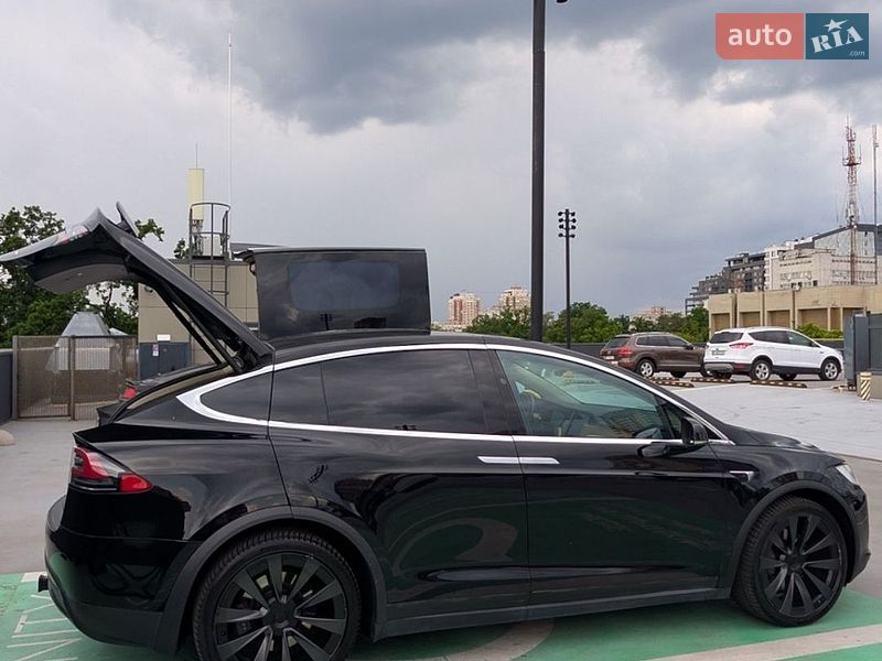 Внедорожник / Кроссовер Tesla Model X 2019 в Киеве