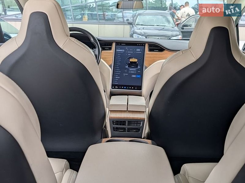 Внедорожник / Кроссовер Tesla Model X 2019 в Киеве