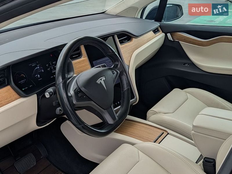 Внедорожник / Кроссовер Tesla Model X 2019 в Киеве