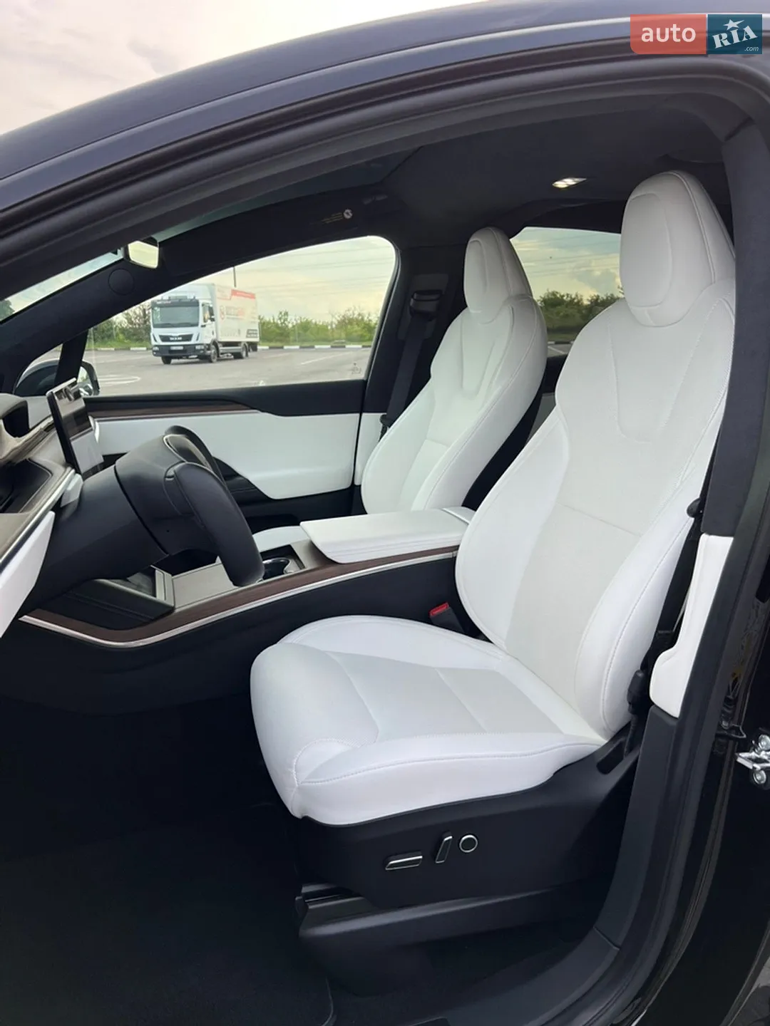 2022 Tesla Model X - мініатюра 21