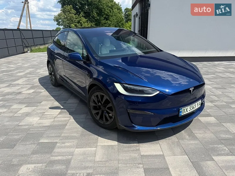 Tesla Model X 2024
