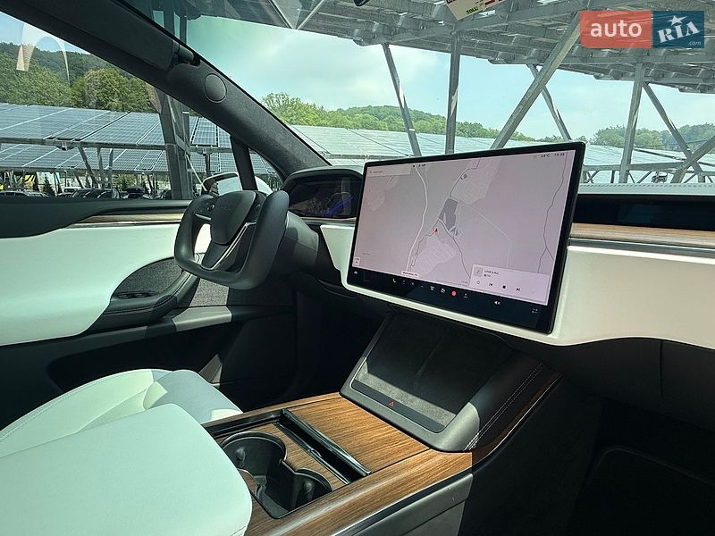 Tesla Model X 2023