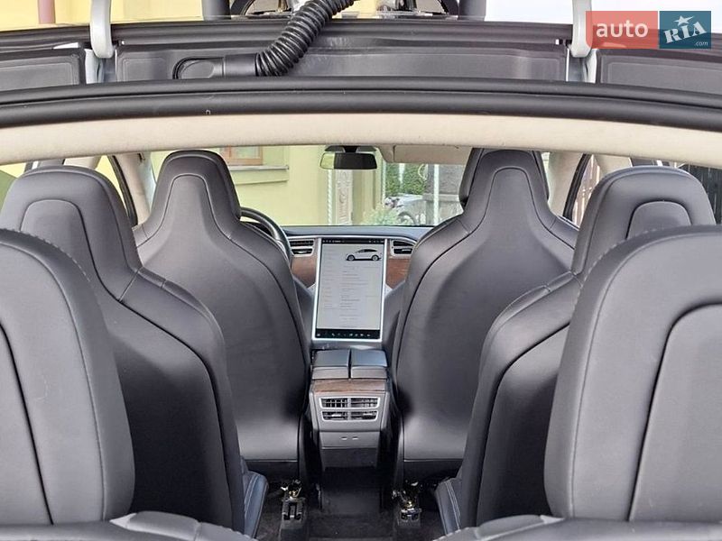 Внедорожник / Кроссовер Tesla Model X 2017 в Коломые