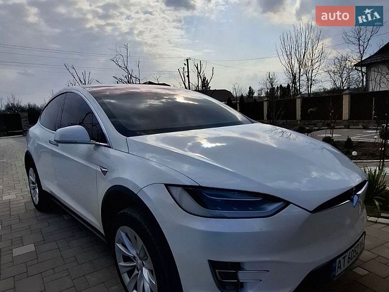 Внедорожник / Кроссовер Tesla Model X 2017 в Коломые