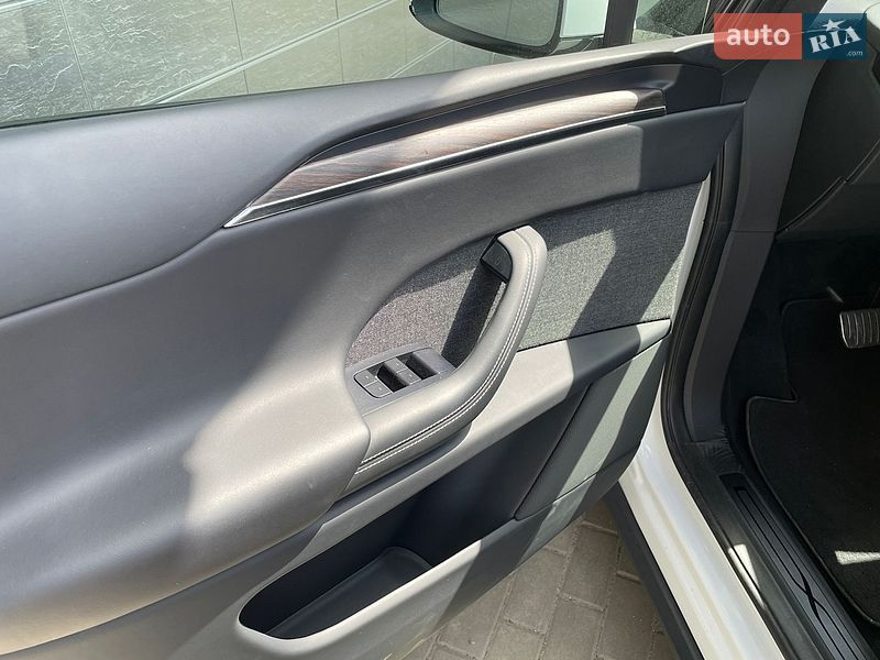 Позашляховик / Кросовер Tesla Model X 2024 в Києві фото 10 Позашляховик / Кросовер Tesla Model X 2024 в Києві