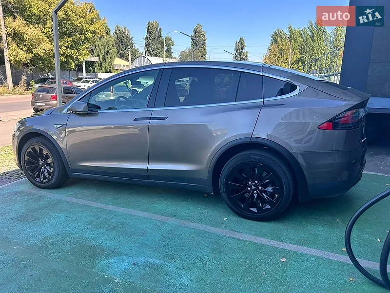 Tesla Model X 2016
