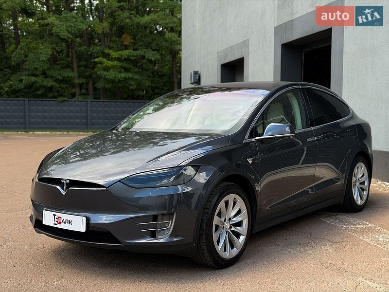 Внедорожник / Кроссовер Tesla Model X 2018 в Киеве