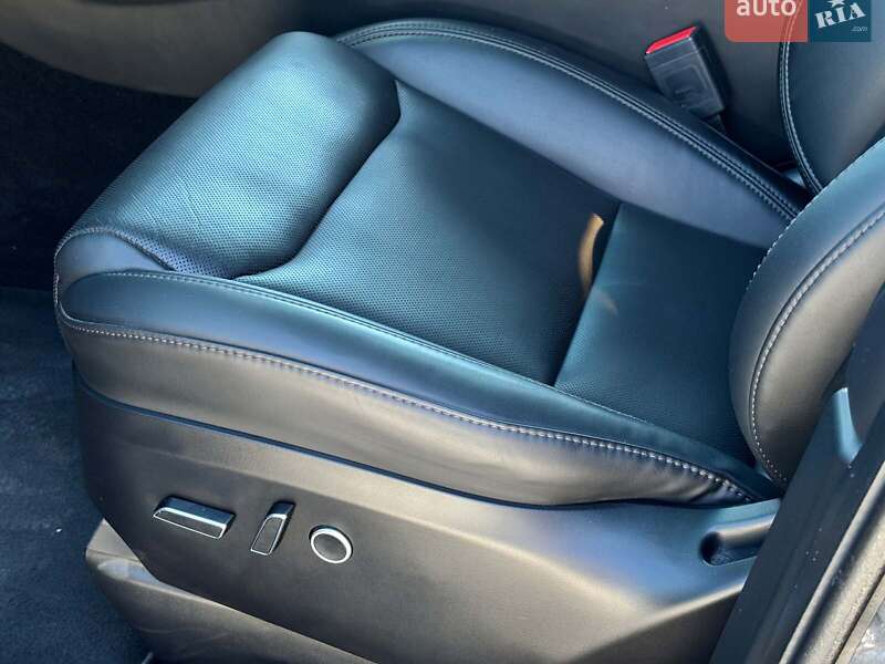 Внедорожник / Кроссовер Tesla Model X 2023 в Львове
