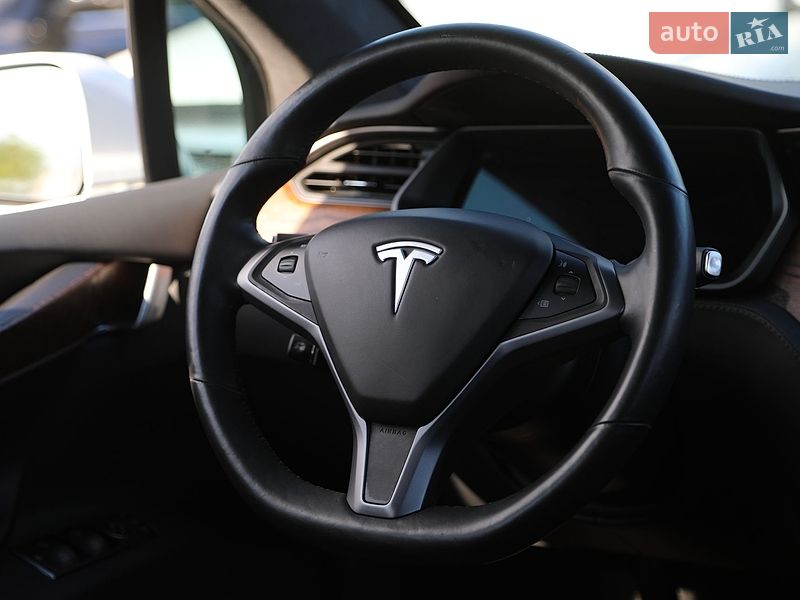Внедорожник / Кроссовер Tesla Model X 2019 в Харькове