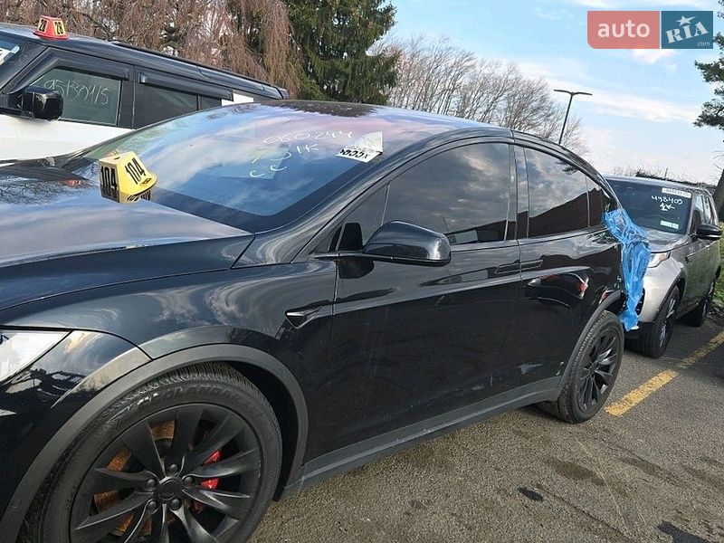 Внедорожник / Кроссовер Tesla Model X 2017 в Киеве
