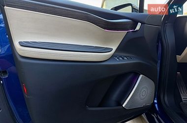 Позашляховик / Кросовер Tesla Model X 2016 в Львові