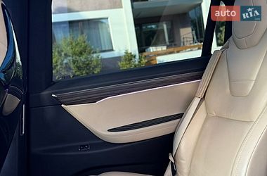Позашляховик / Кросовер Tesla Model X 2016 в Львові