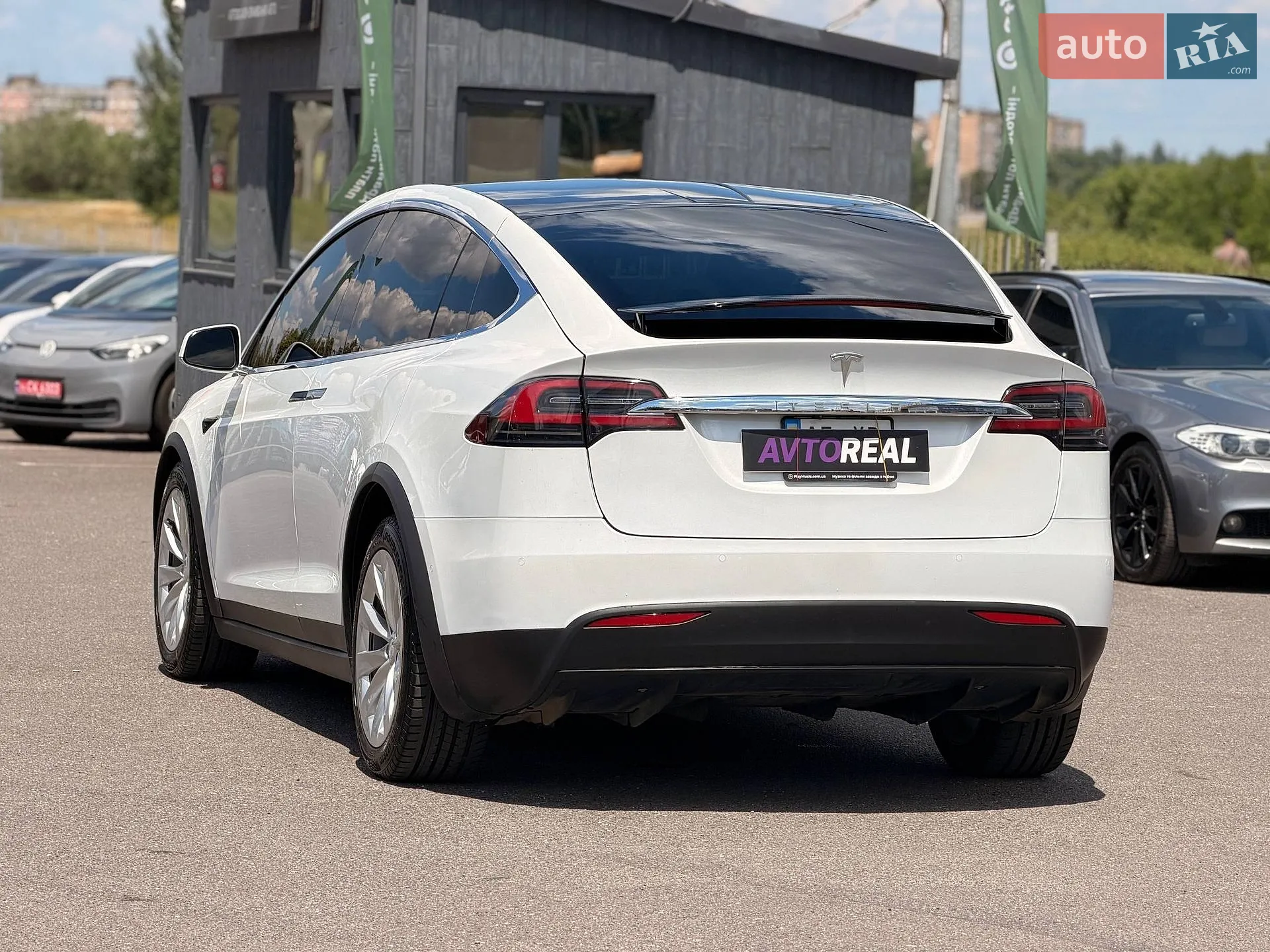 2020 Tesla Model X - мініатюра 32