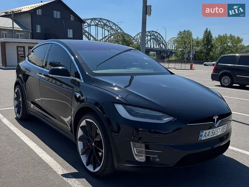 Tesla Model X 2020