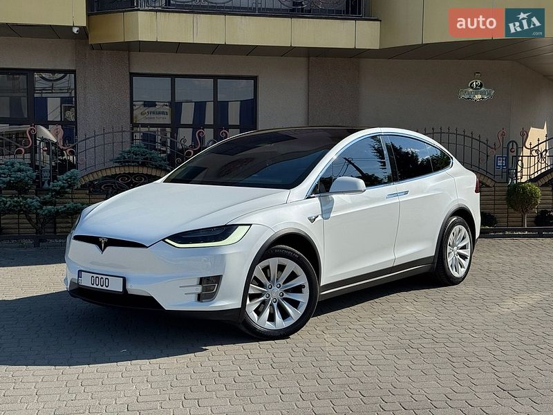 Tesla Model X 2018