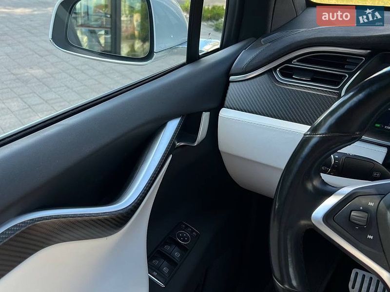 Внедорожник / Кроссовер Tesla Model X 2017 в Львове