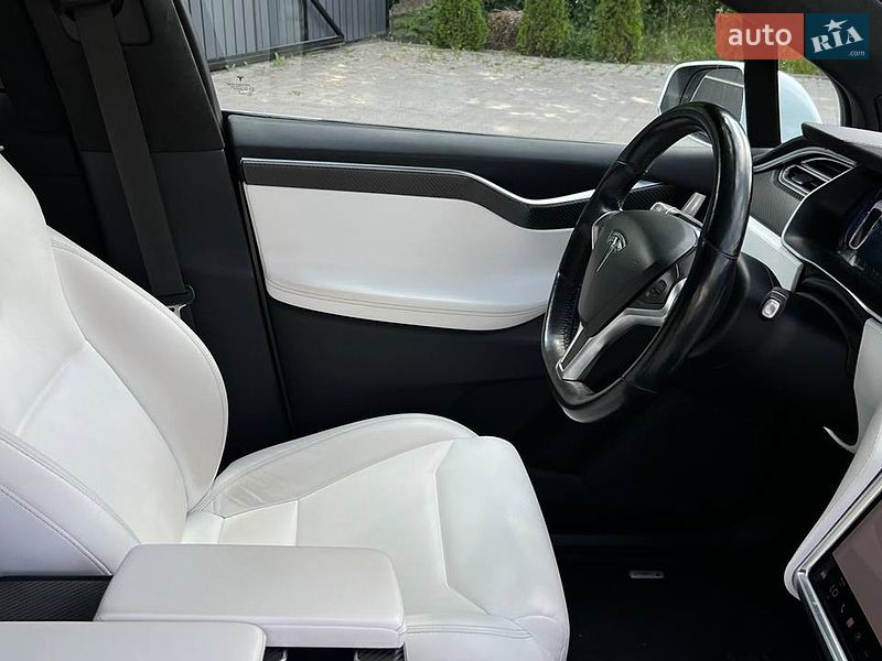 Внедорожник / Кроссовер Tesla Model X 2017 в Львове