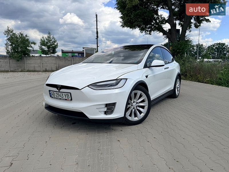 Позашляховик / Кросовер Tesla Model X 2017 в Вінниці