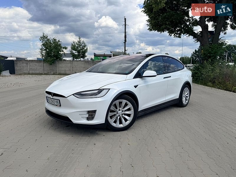 Позашляховик / Кросовер Tesla Model X 2017 в Вінниці