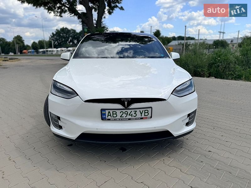 Позашляховик / Кросовер Tesla Model X 2017 в Вінниці