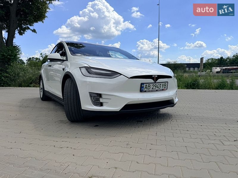 Позашляховик / Кросовер Tesla Model X 2017 в Вінниці