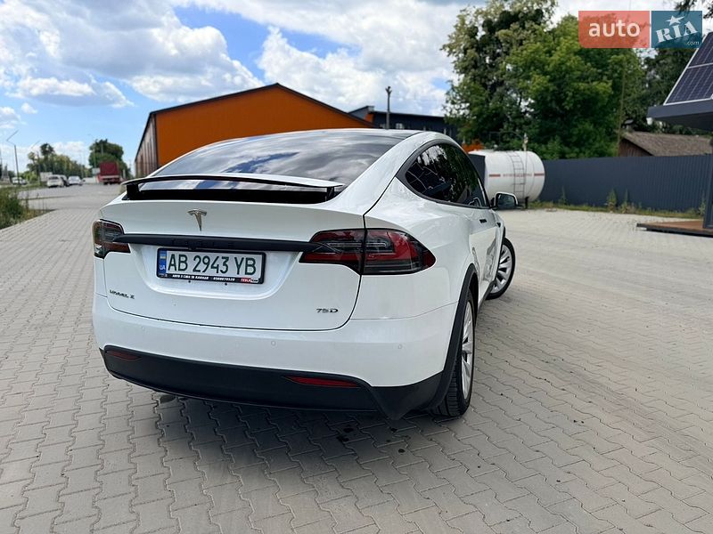 Позашляховик / Кросовер Tesla Model X 2017 в Вінниці
