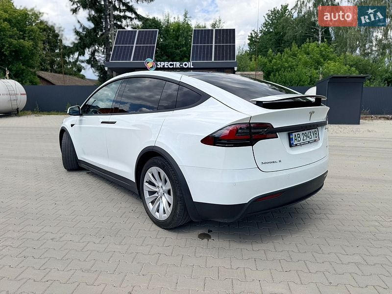 Позашляховик / Кросовер Tesla Model X 2017 в Вінниці
