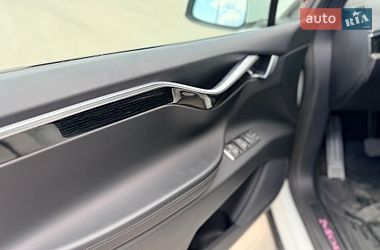 Позашляховик / Кросовер Tesla Model X 2017 в Вінниці