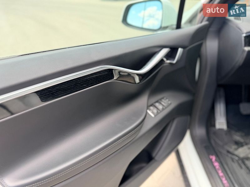 Позашляховик / Кросовер Tesla Model X 2017 в Вінниці