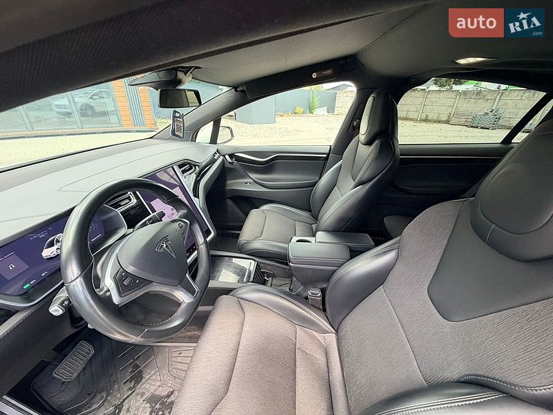Позашляховик / Кросовер Tesla Model X 2017 в Вінниці