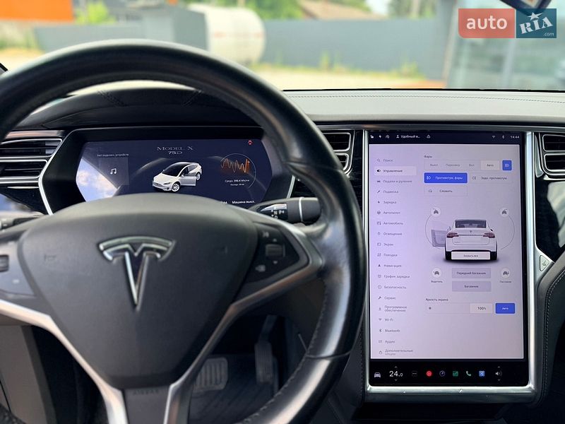 Позашляховик / Кросовер Tesla Model X 2017 в Вінниці