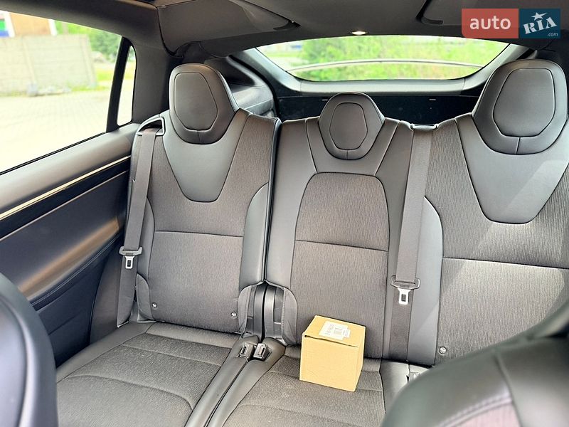 Позашляховик / Кросовер Tesla Model X 2017 в Вінниці