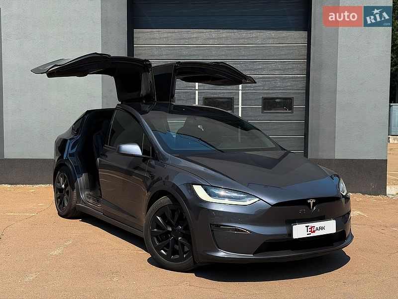Tesla Model X 2022