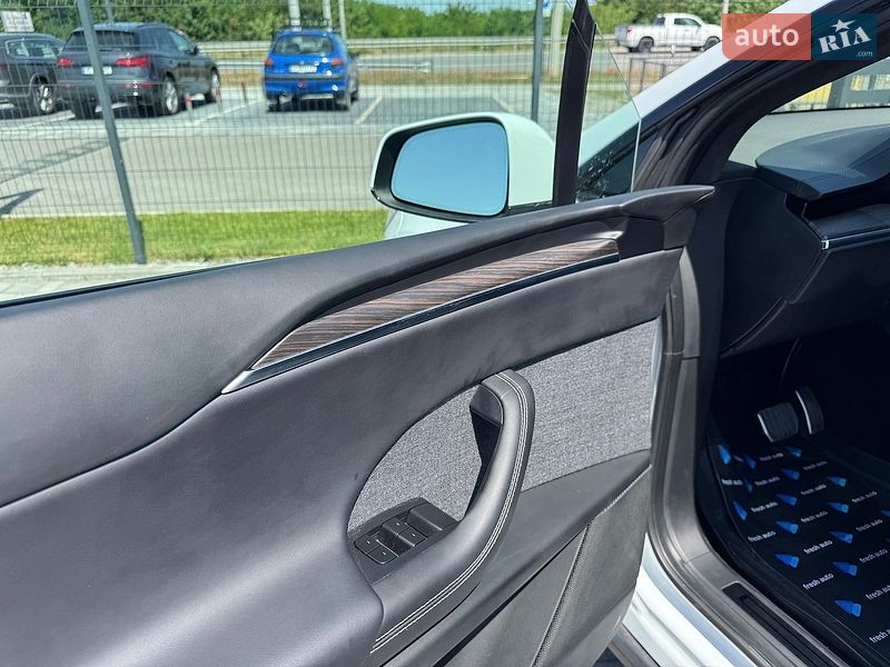 Позашляховик / Кросовер Tesla Model X 2022 в Рівному