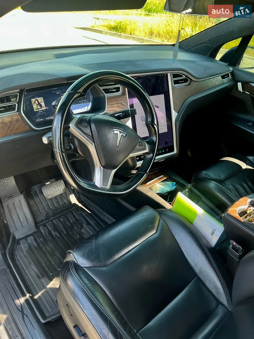 Tesla Model X 2017 VIN 5YJXCBE20HF051328 фото оголошення 19 з 35