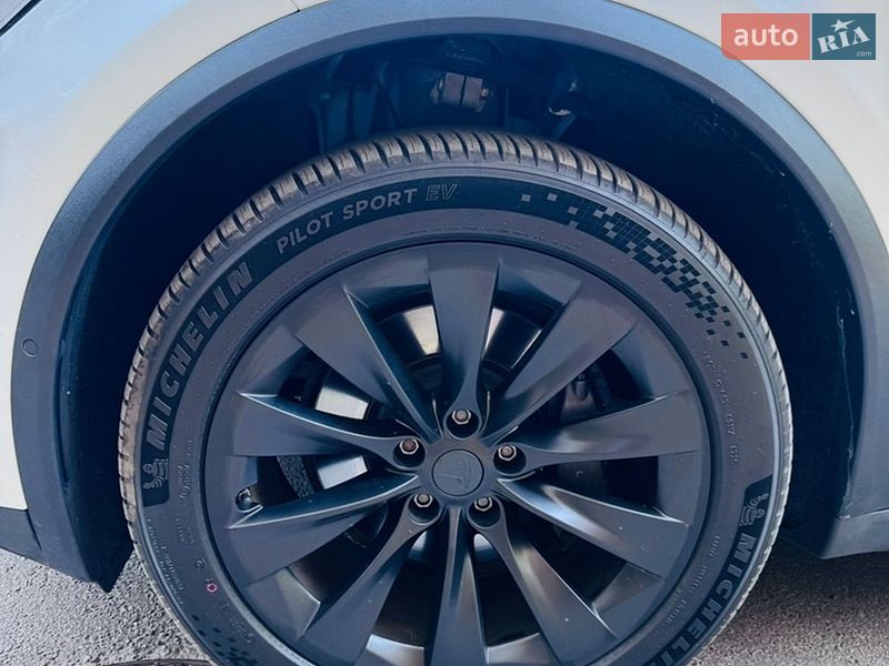 Внедорожник / Кроссовер Tesla Model X 2020 в Киеве