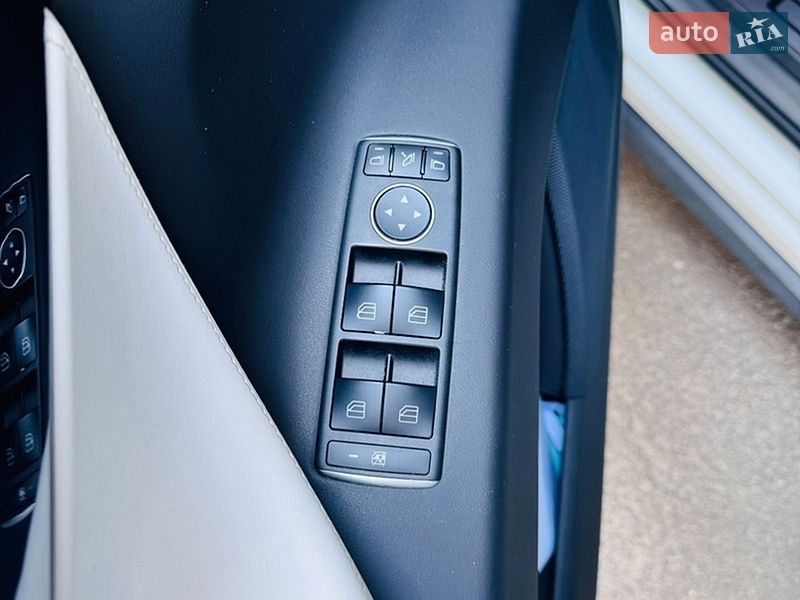 Внедорожник / Кроссовер Tesla Model X 2020 в Киеве