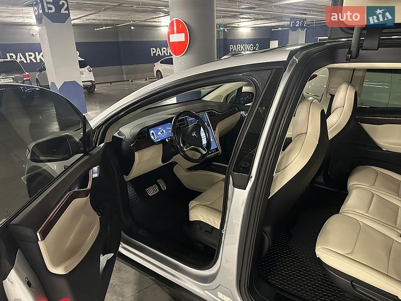Внедорожник / Кроссовер Tesla Model X 2017 в Харькове
