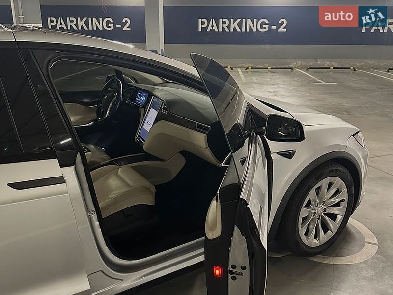 Внедорожник / Кроссовер Tesla Model X 2017 в Харькове