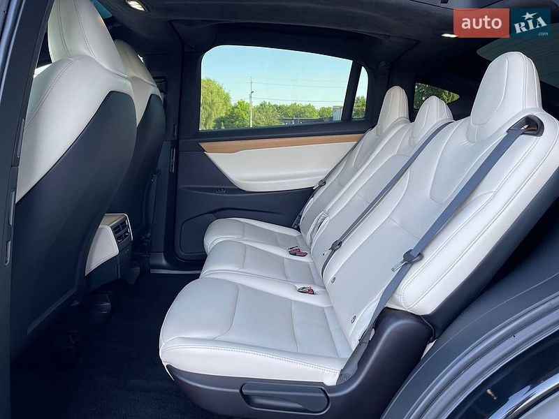Позашляховик / Кросовер Tesla Model X 2020 в Чернівцях