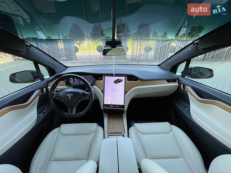 Позашляховик / Кросовер Tesla Model X 2020 в Чернівцях