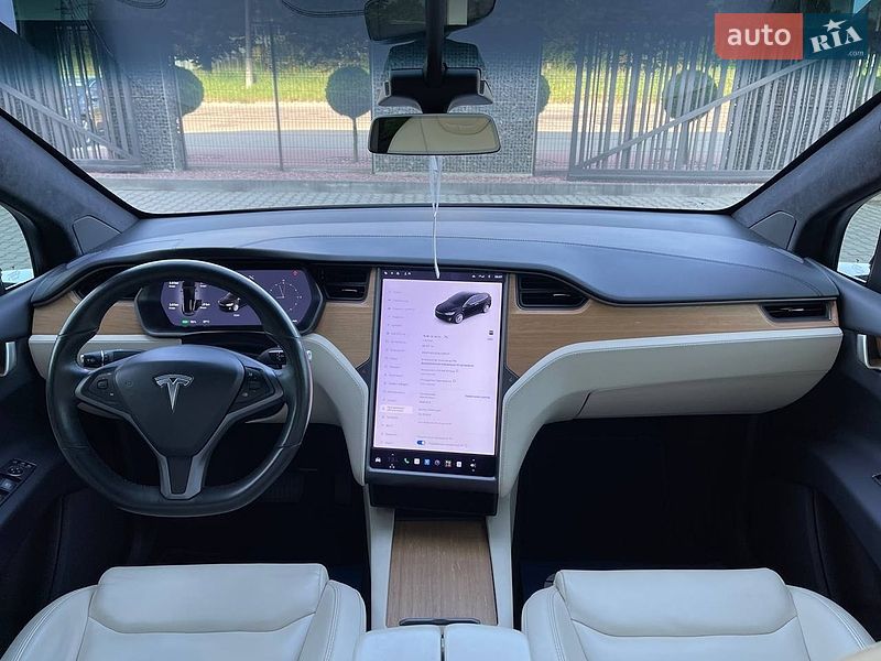 Позашляховик / Кросовер Tesla Model X 2020 в Чернівцях
