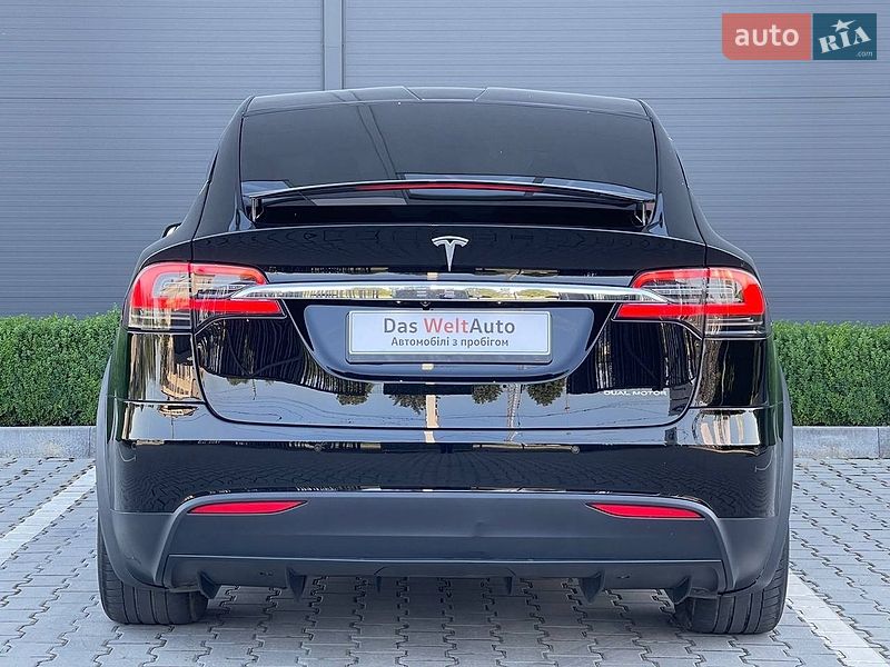 Позашляховик / Кросовер Tesla Model X 2020 в Чернівцях