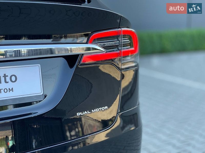 Позашляховик / Кросовер Tesla Model X 2020 в Чернівцях