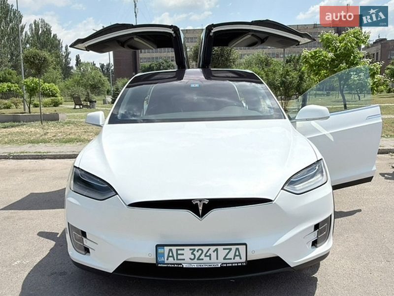 Tesla Model X 2018