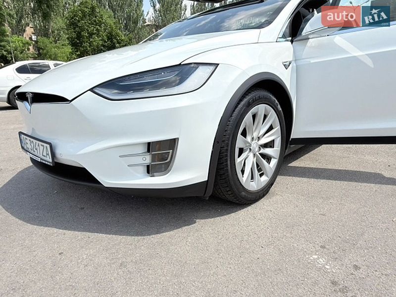 Внедорожник / Кроссовер Tesla Model X 2018 в Кривом Роге