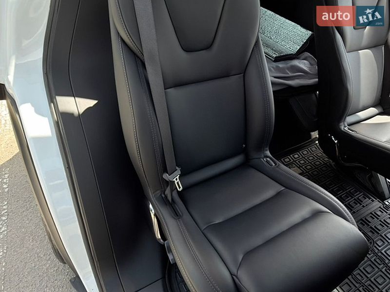 Внедорожник / Кроссовер Tesla Model X 2018 в Кривом Роге